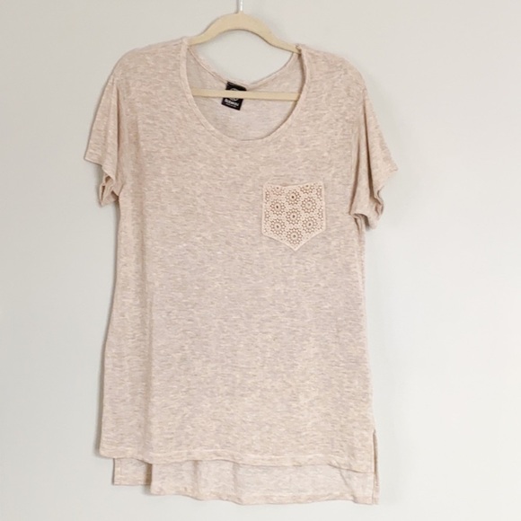 Bobeau Knit Crochet Pocket Short Sleeve Tee Size Medium NEW - Picture 1 of 2